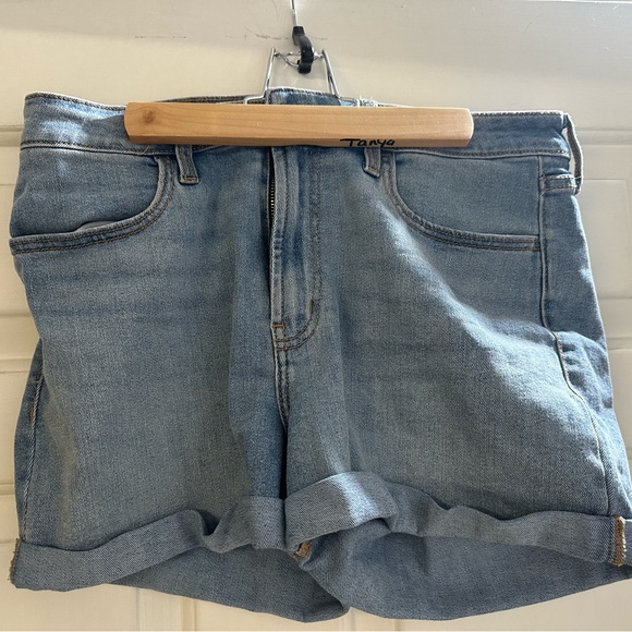 Old navy shorts - Picture 1 of 3